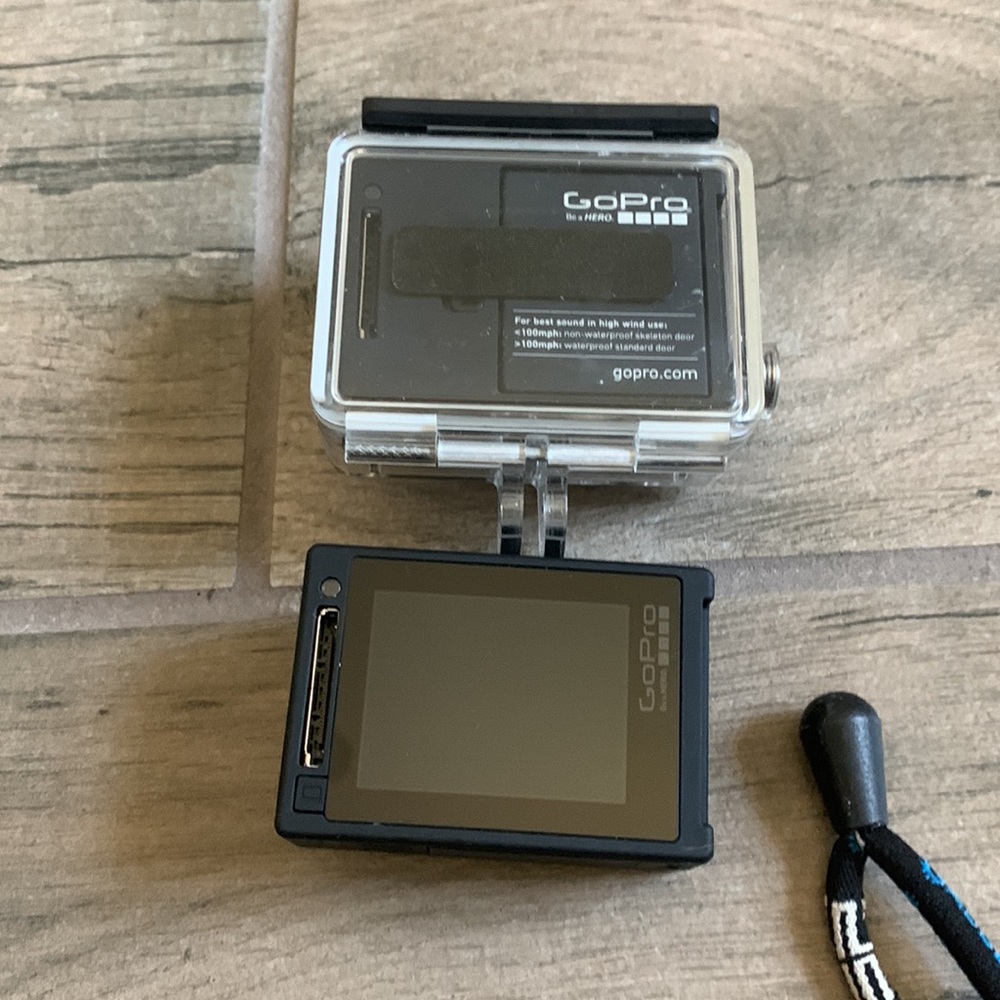 Go pro bundle - Picture 3 of 4